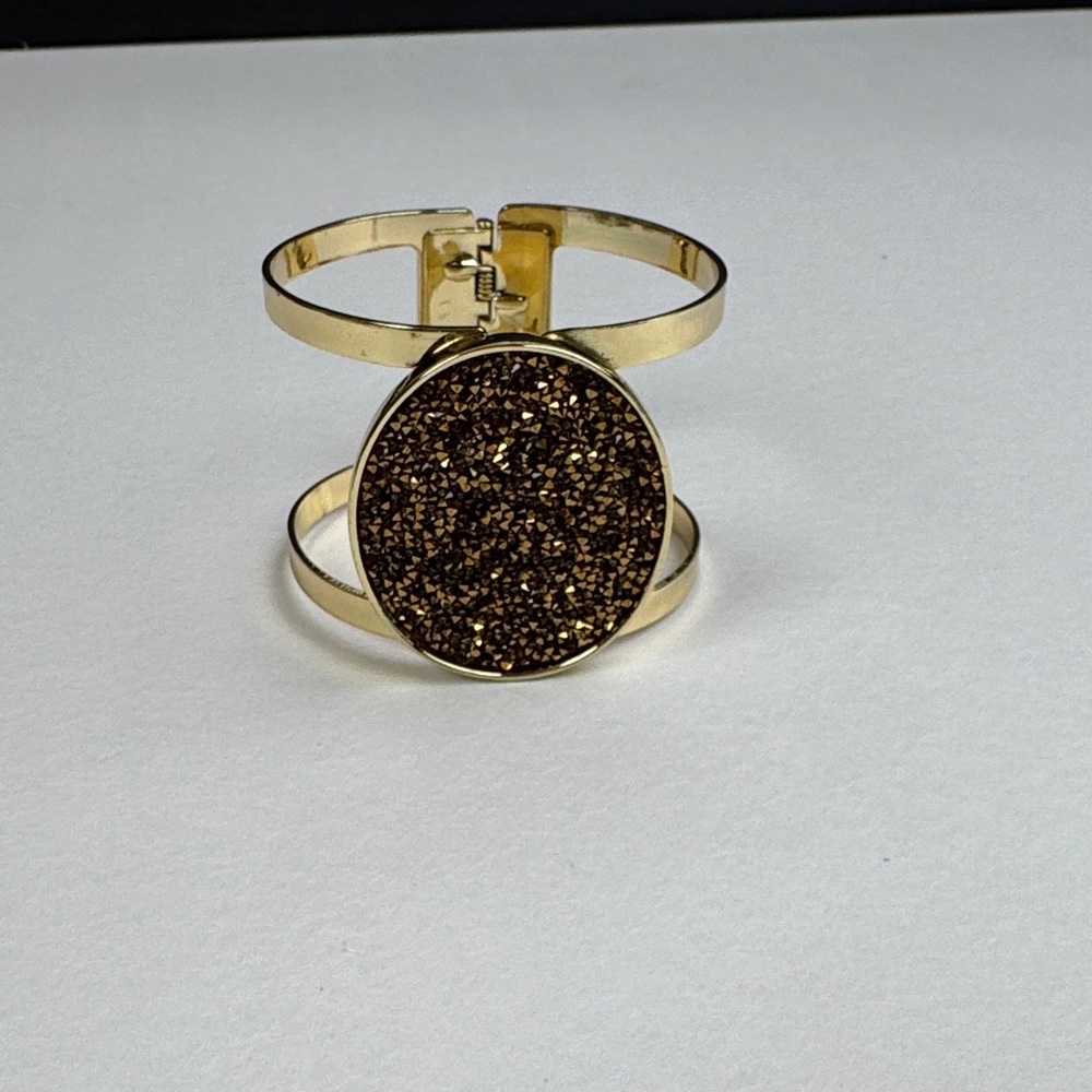 Elegant Gold-Toned Hinged Bangle Bracelet